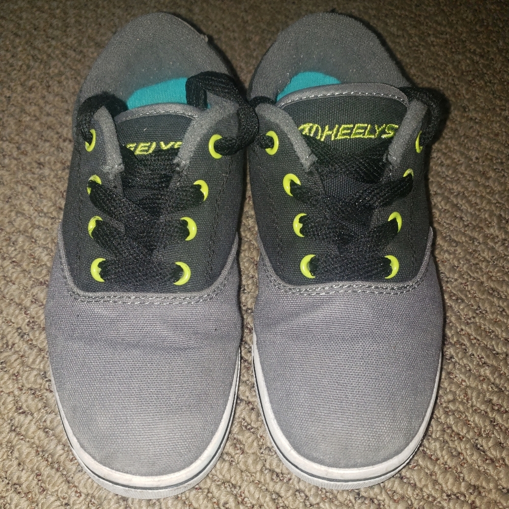 Heelys boys size 1